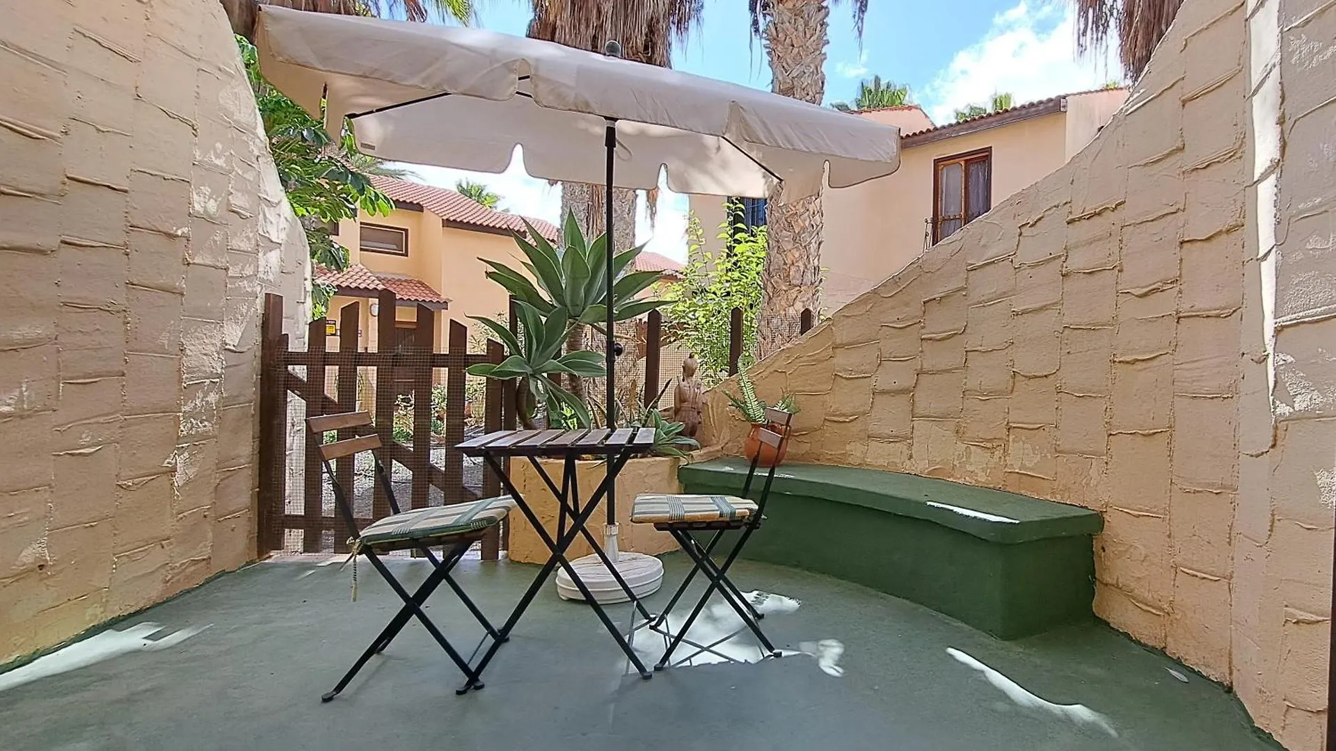 Paraiso 46 Parque Holandes 0*,  Spain